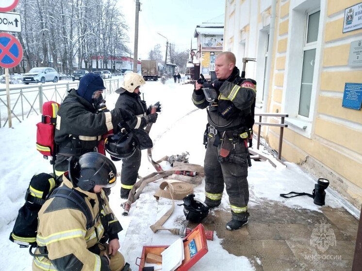 Сотрудники МЧС с начала текущего года спасли из пожаров 33 новгородца