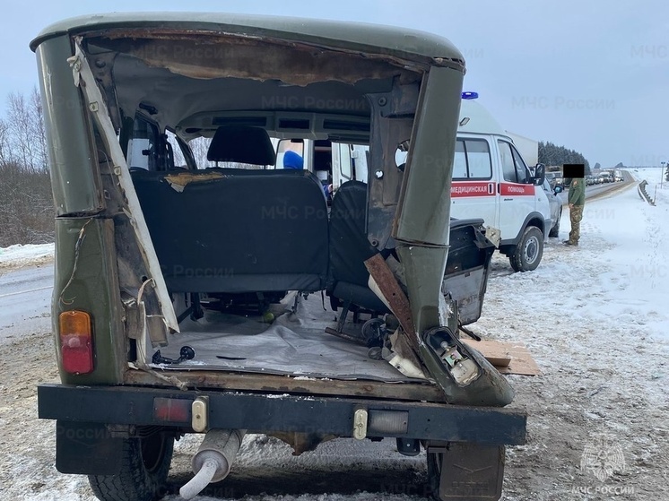 В Бабынинском районе в ДТП смяли уазик