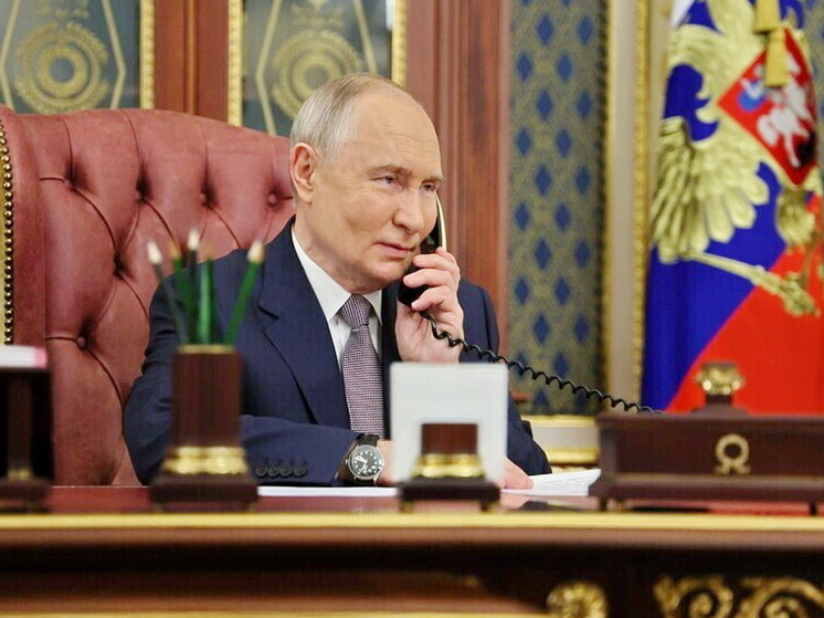 Президент РФ пошутил, что встречается «с Путиным» в зеркале каждый день