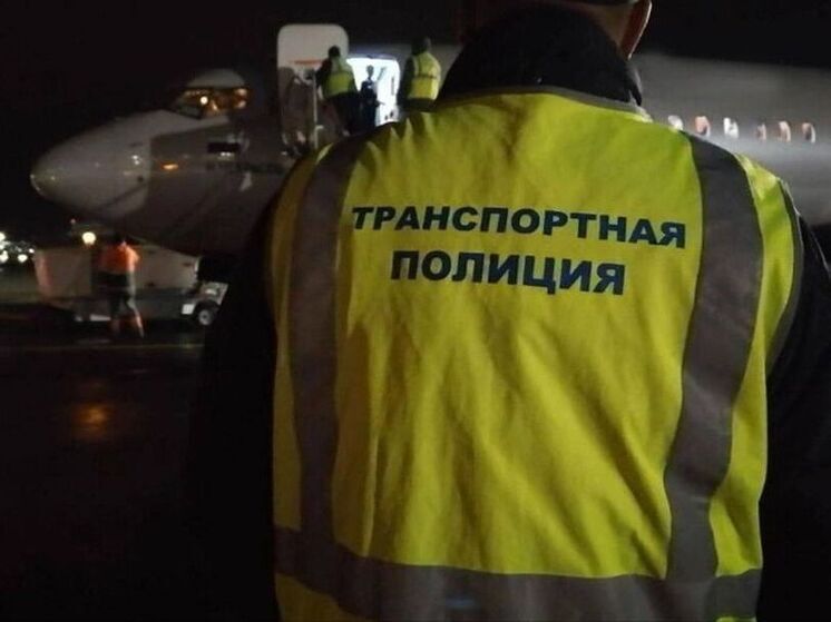 С рейса в Братске сняли пьяного пассажира