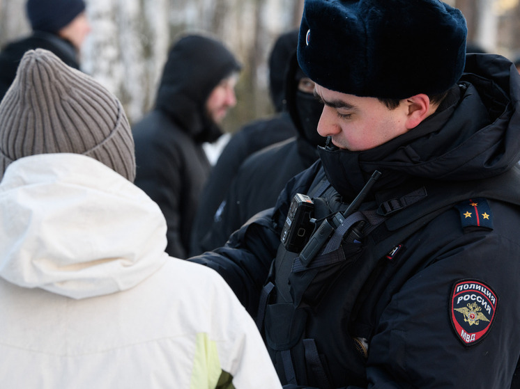У москвички сняли с карты почти 500 000 рублей за покупку косметики на 450 рублей