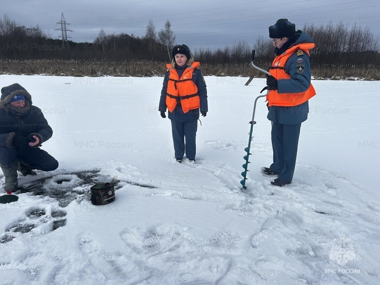 На водоемах Калужской области лопается лёд