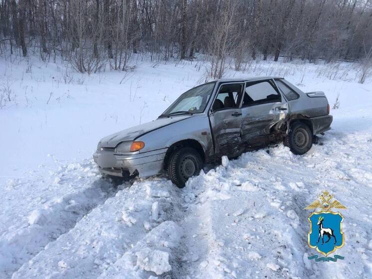 Мужчина пострадал в ДТП с 2 отечественными авто в Самарской области 19 февраля