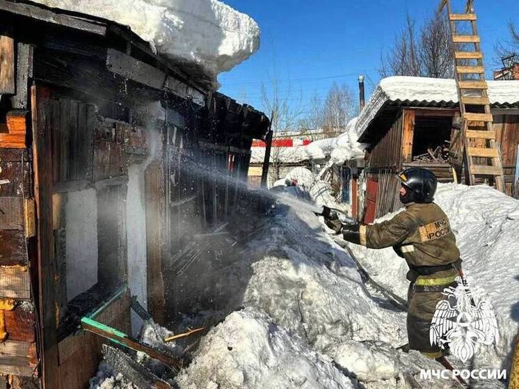 МЧС: в Междуреченске на пожаре погиб семилетний ребенок
