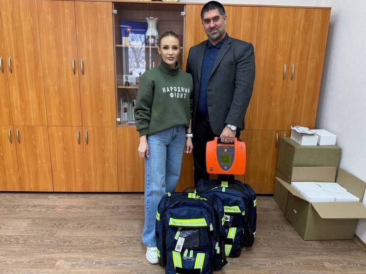 Луганский центр медицины катастроф получил гумпомощь от Народного фронта