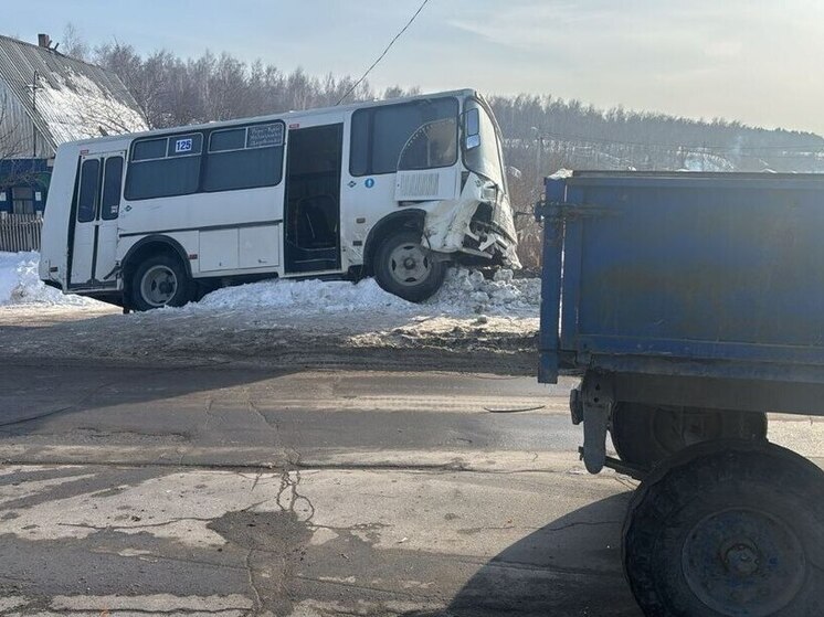 В Новосибирской области произошло ДТП с пассажирским автобусом