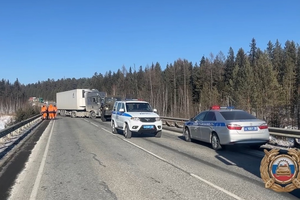 Три автомобиля столкнулись на кольце в Вологде - МК Вологда