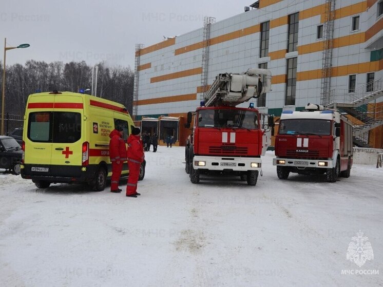 Орловские спасатели «потушили» условный пожар в ТРЦ