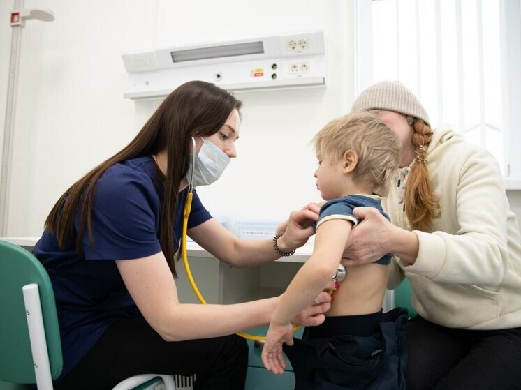 Около 5000 молодых медиков получают надбавку в Подмосковье