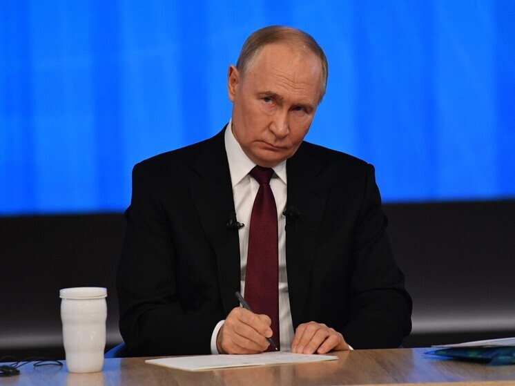 Путин поблагодарил военных, отчитавшихся о действиях в курском пограничье