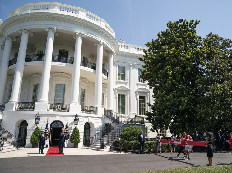 Спикер Джонсон заявил, что члены Конгресса США не одобрят новую помощь Киеву