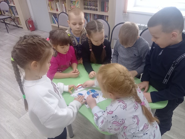 Маленькие «Танкисты» и «Летчики» посоревновались в библиотеке НАО