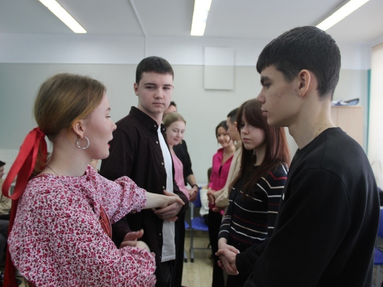 В школе Нарьян-Мара развернулась «Кадрильная проходочка»