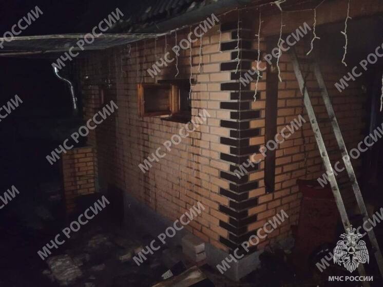 В Тверской области ночью тушили частный дом