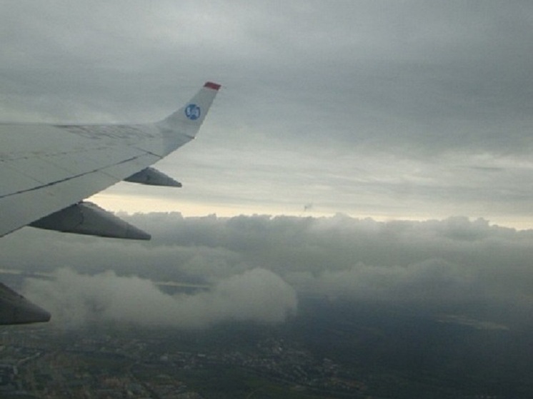 Boeing 737-800 совершил аварийную посадку в аэропорту Владивостока: что случилось