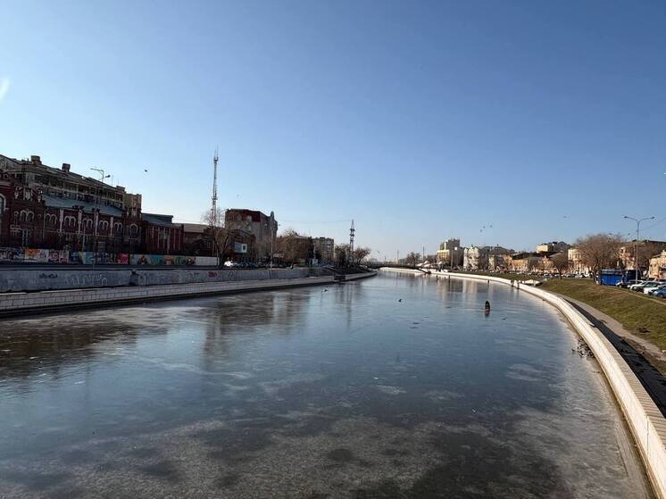 В Астрахани продолжаются ежедневные замеры льда