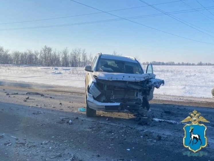 Водитель иномарки повредил голову и ногу в ДТП в Самарской области 21 февраля