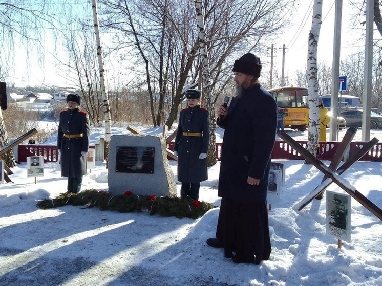 Памятный знак «Рубеж обороны» открыли в посёлке Никуличи на окраине Рязани