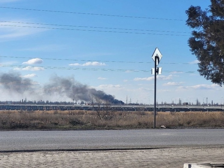 В Волгодонске горел склад автошин