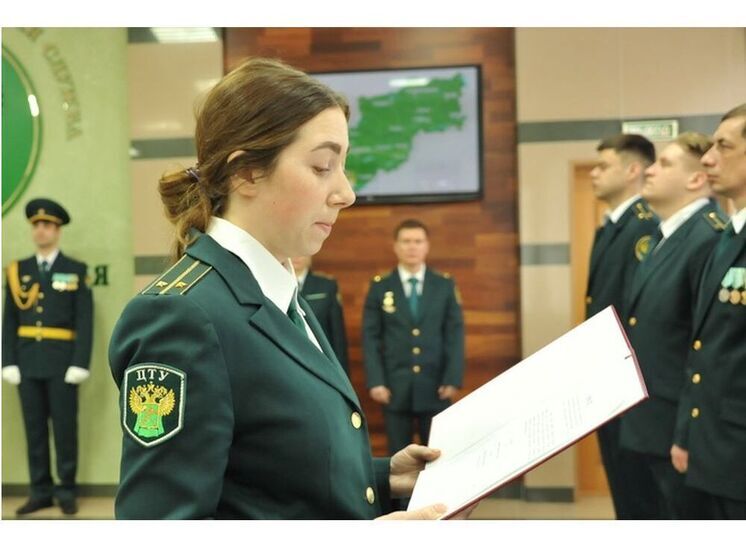 Молодые Смоленские таможенники приняли присягу