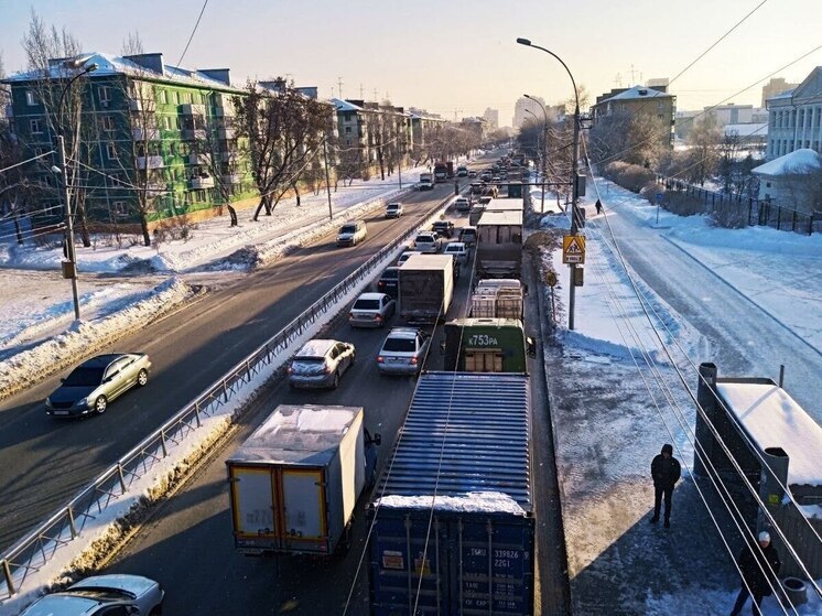 Грузовикам в Омске могут запретить движение в дневное время