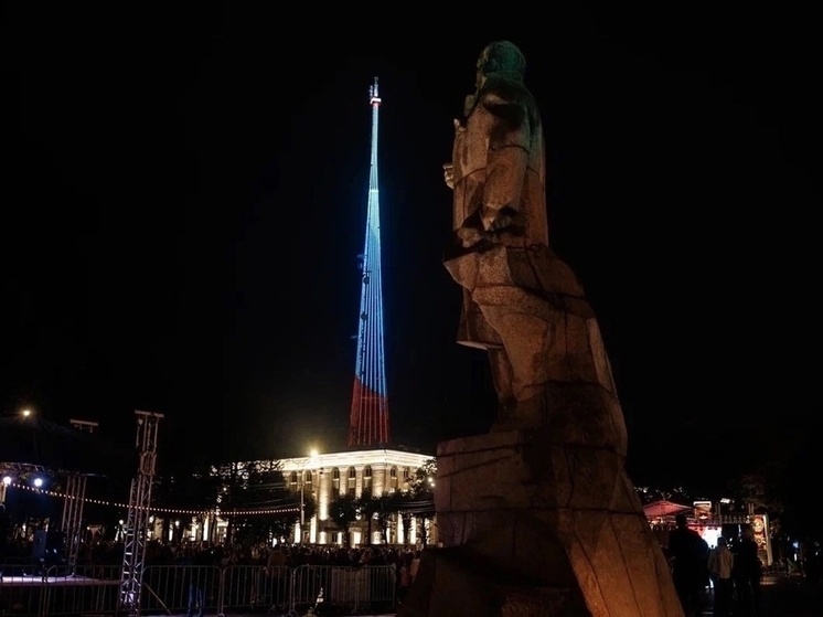 Смоленская телебашня поздравит с Днём защитника Отечества