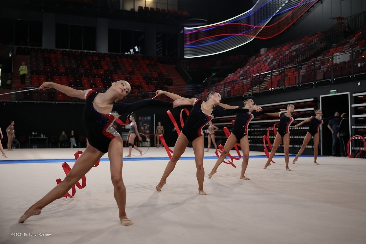 Сборная Нижегородской области выиграла в групповых упражнениях с 5-ю лентами на ЧР по художественной гимнастике