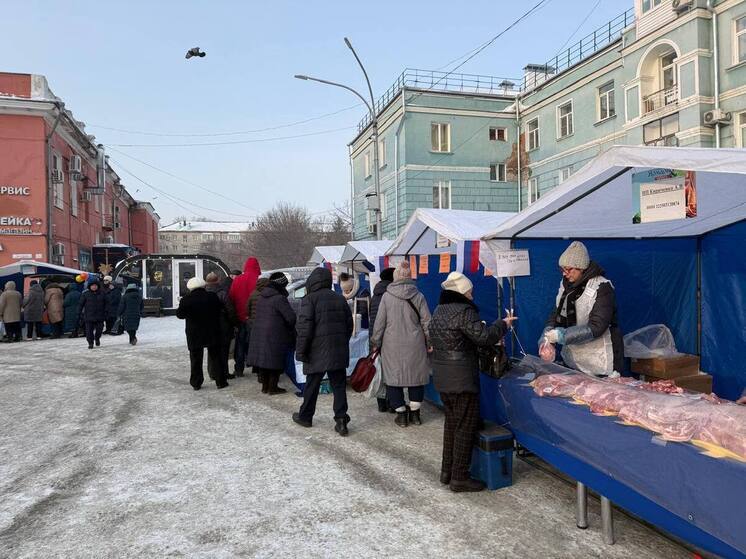 Жители Барнаула потратили около восьми миллионов рублей на продовольственных ярмарках