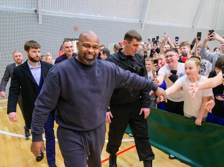 Рой Джонс провел мастер-класс для юных боксеров в Марий Эл