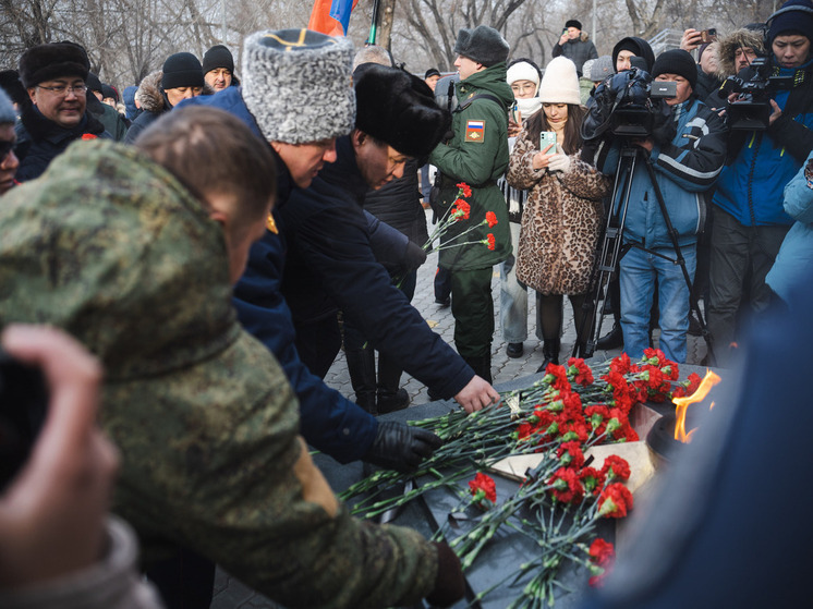 «Сила в единстве»: Бурятия поздравляет защитников Отечества