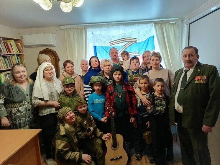 В Оренбурге в клубе «Тёплый дом» отметили День защитника Отечества