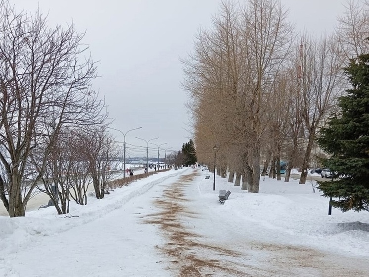 Архангельск борется с гололёдом