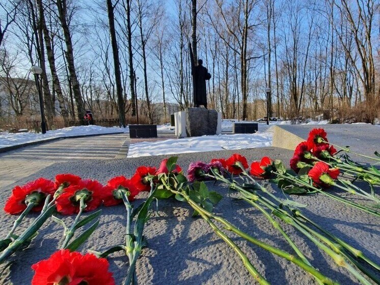 Стелу «Город воинской славы» в Выборге озарят вечером «Лучи Победы»