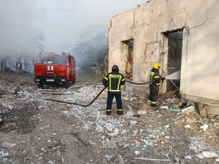 В херсонском селе Маринское пожарные потушили неэксплуатируемое здание