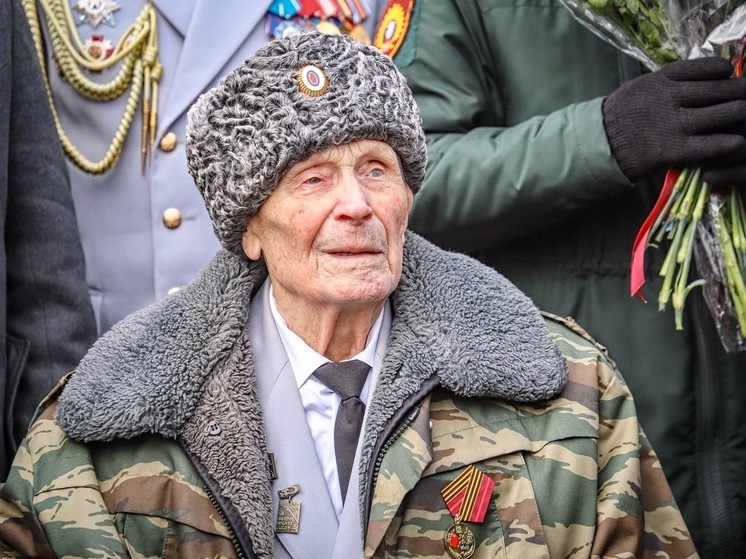 В Петербурге поздравили с 100-летием ветерана Великой Отечественной войны