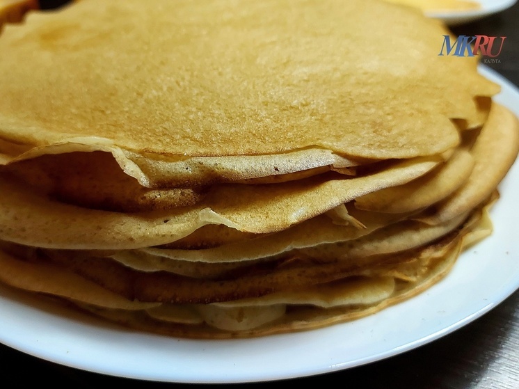 Калужанам рассказали о самых вредных начинках для блинов