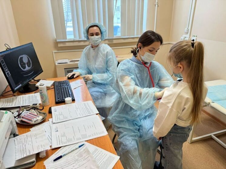 В Уфе московские врачи обследовали тяжело больных детей