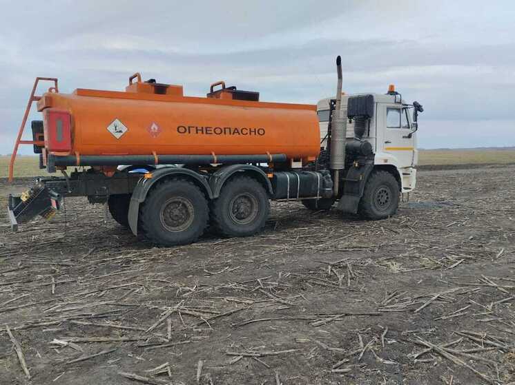 В Новосибирске водитель грузовика насмерть сбил работника заправки