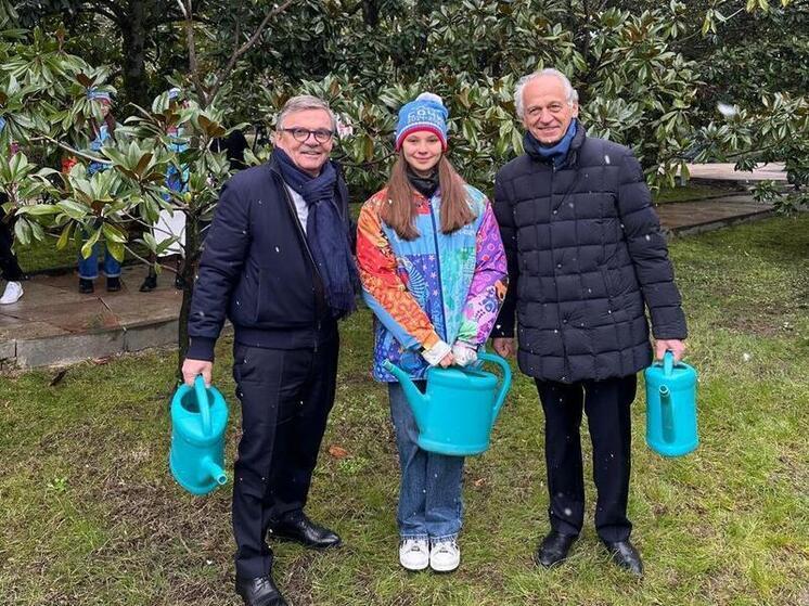 In Sochi's Riviera Park, the rector of the Russian International Ice Hockey University and the honorary president of the International Ice Hockey Federation planted an evergreen magnolia