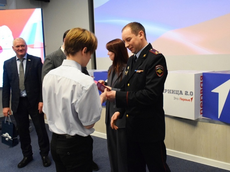 Свои первые паспорта в НАО получили 20 и 1 юный житель округа