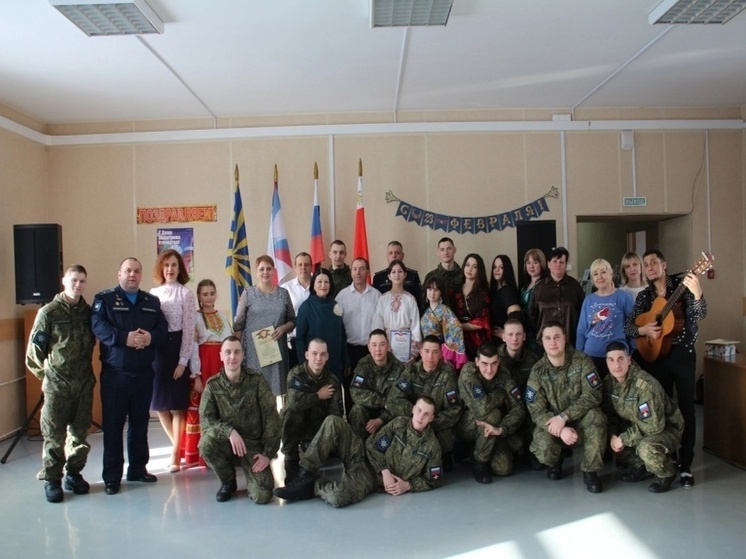 В учреждениях культуры Смоленска отметили День защитника Отечества