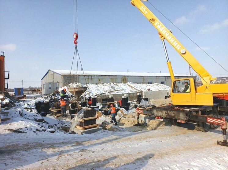 В Батырево продолжают реконструкцию очистных сооружений на улице Дружбы