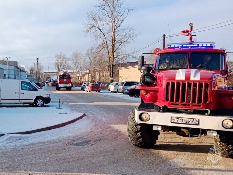 Пожарные учения прошли в Великих Луках