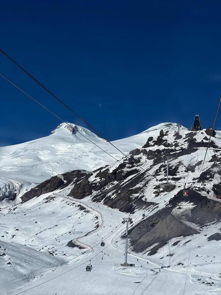 Горнолыжные трассы и канатную дорогу в Приэльбрусье закрыли из-за непогоды