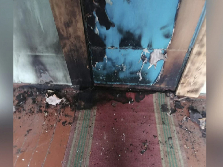 Житель Томской области поджёг дверь квартиры, где находились его жена и сын