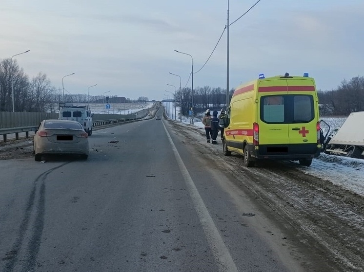 В Мичуринском округе столкнулись две иномарки