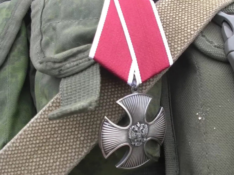 В Мурманской области пенсионер ушел на СВО вслед за сыном и получил орден