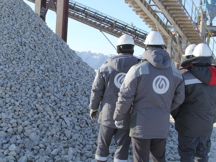 Уральская Сталь приступила к добыче известняка