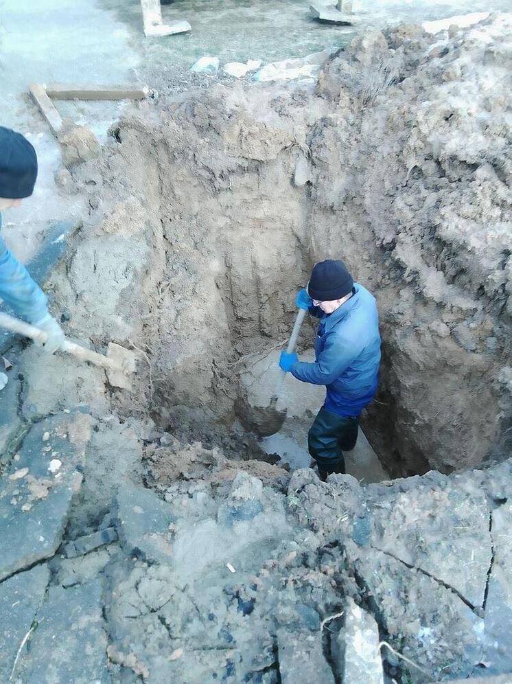 Бригада шеф-региона помогает в восстановлении водоснабжения в Акимовском округе