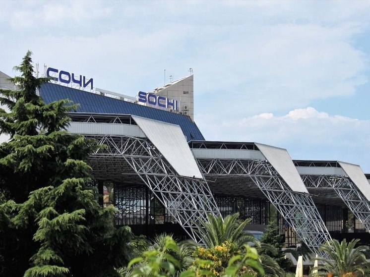 Аэропорт Сочи более шести часов не принимал самолёты